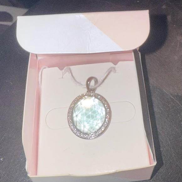 Petite Silver crystal twist and Aqua Prism Pendant - Picture 5 of 6